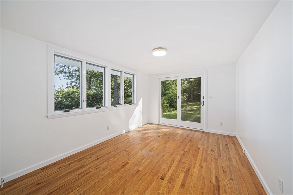 110 Damon's Point Road