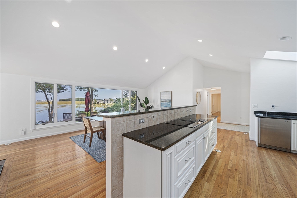 110 Damon's Point Road
