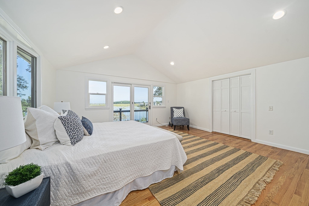 110 Damon's Point Road