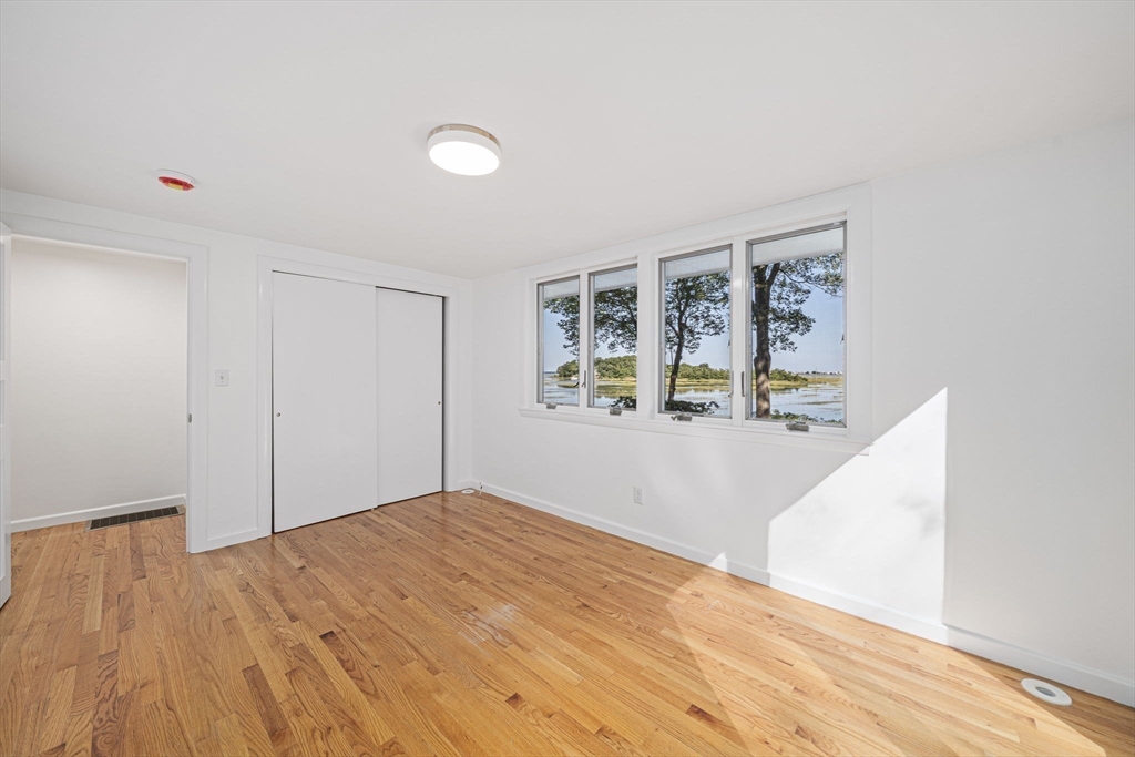 110 Damon's Point Road
