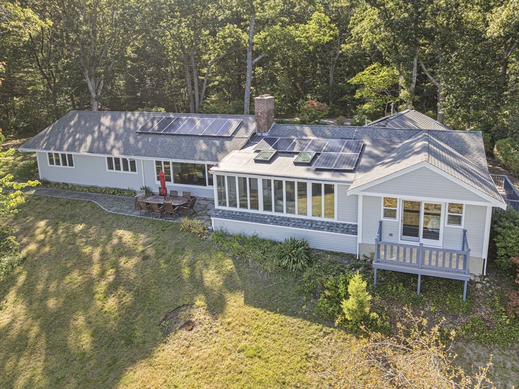 110 Damon's Point Road