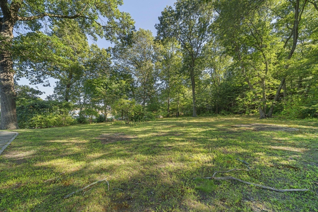110 Damon's Point Road