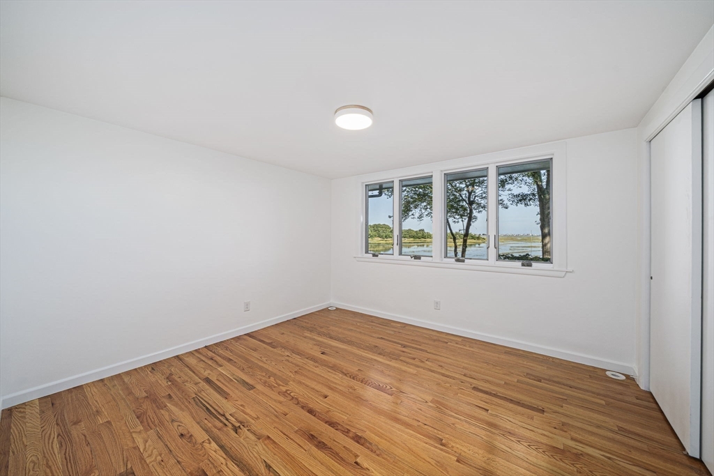 110 Damon's Point Road