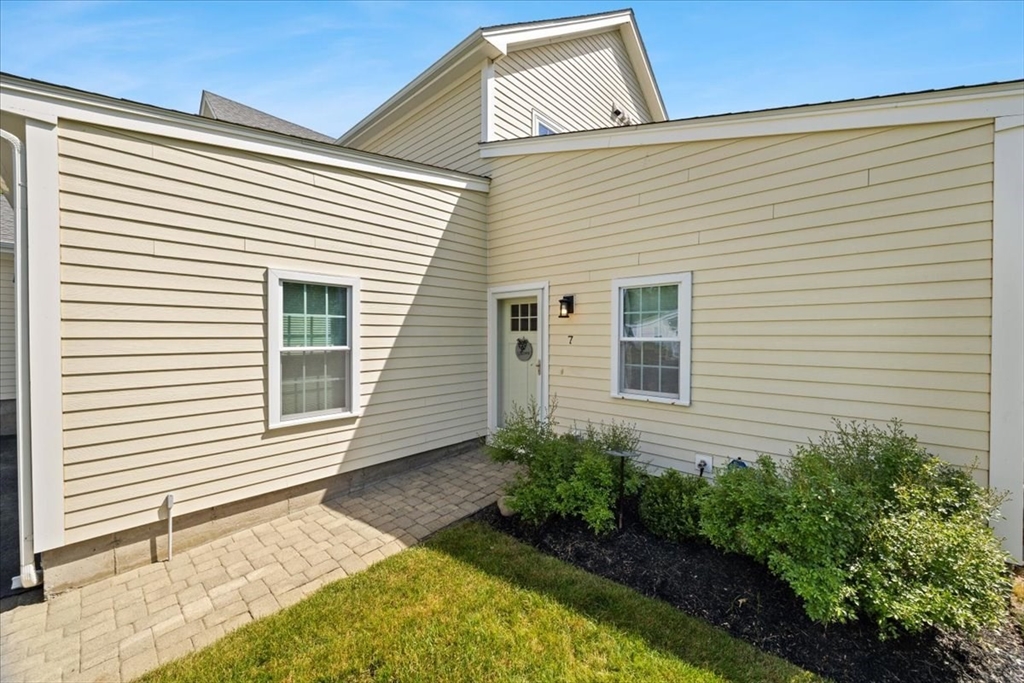 590 Washington Street # 7