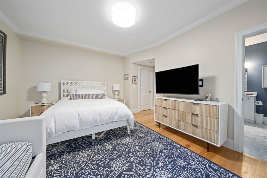 33 Central Avenue # 9