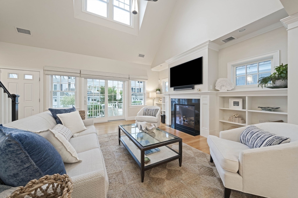 33 Central Avenue # 9