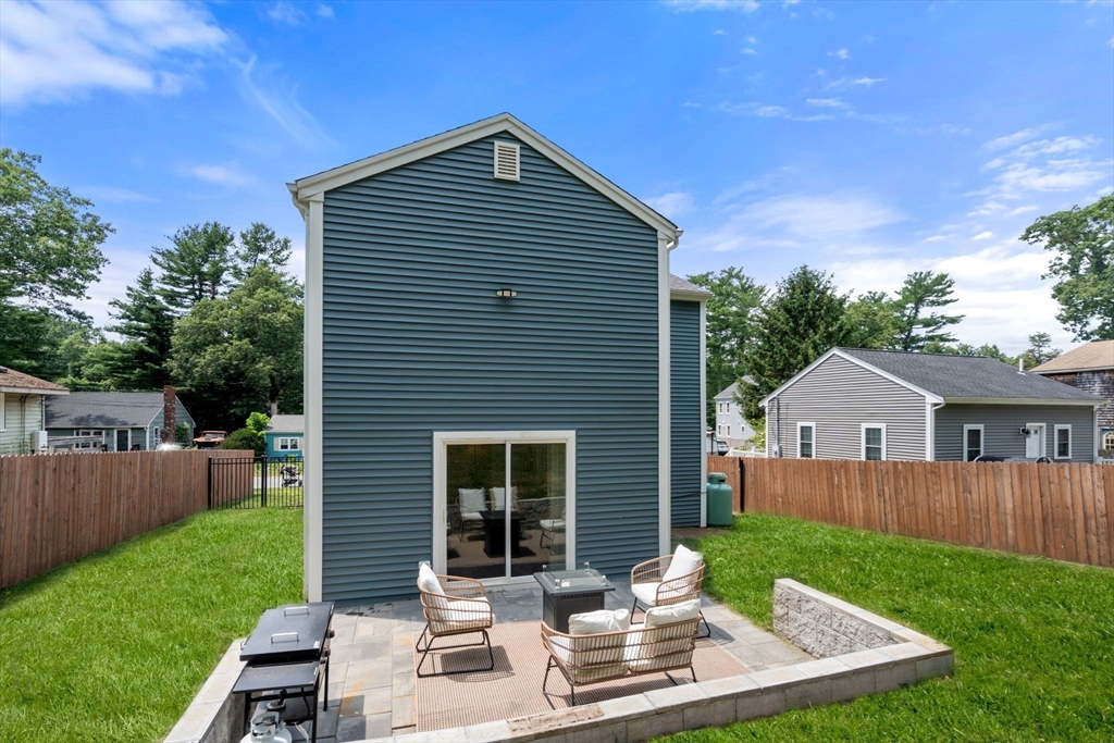 9 Beach Rd
