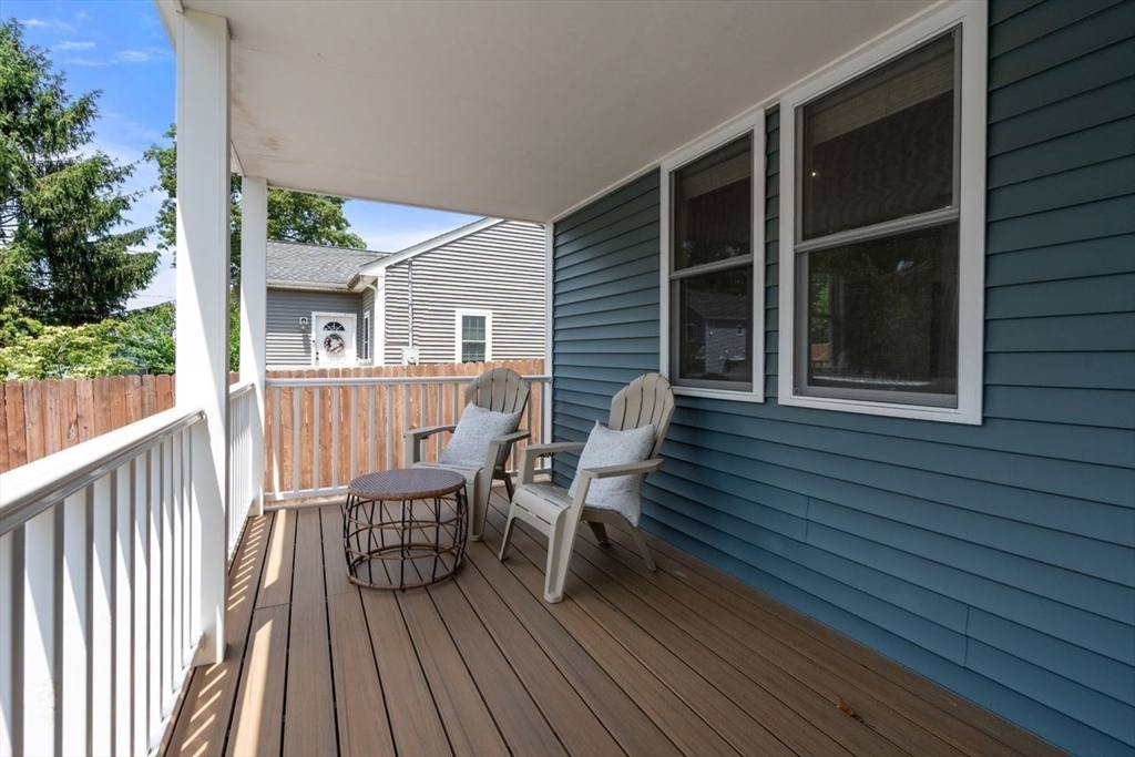 9 Beach Rd