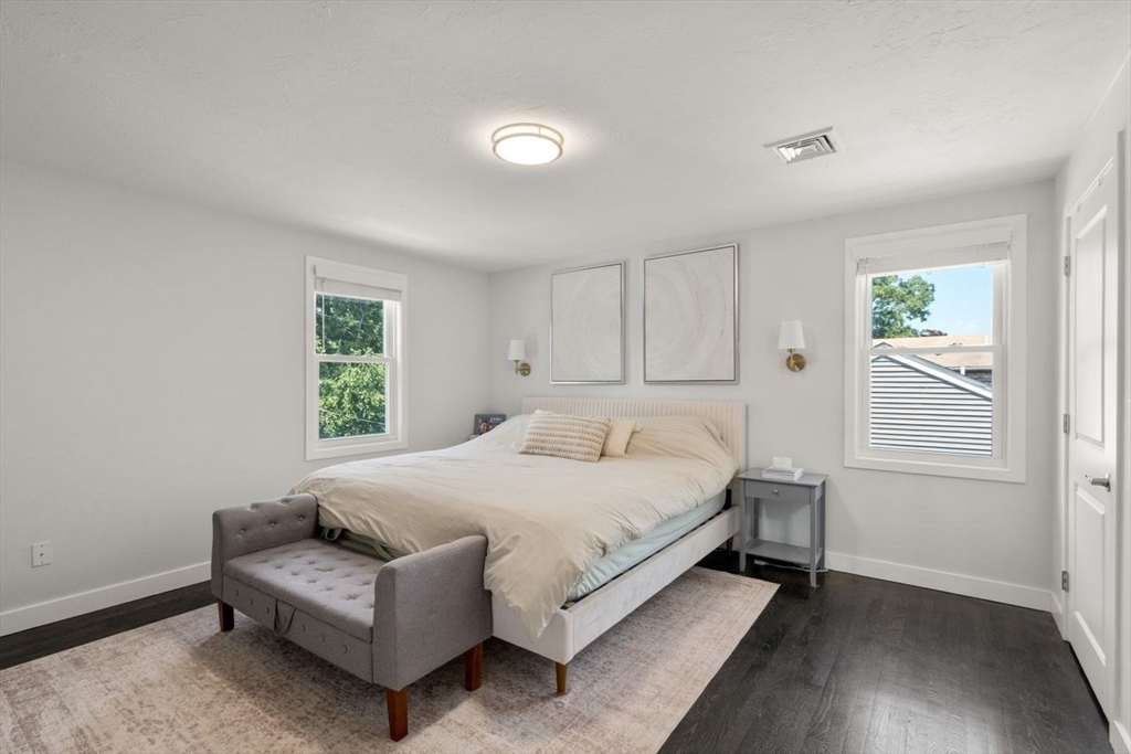 9 Beach Rd