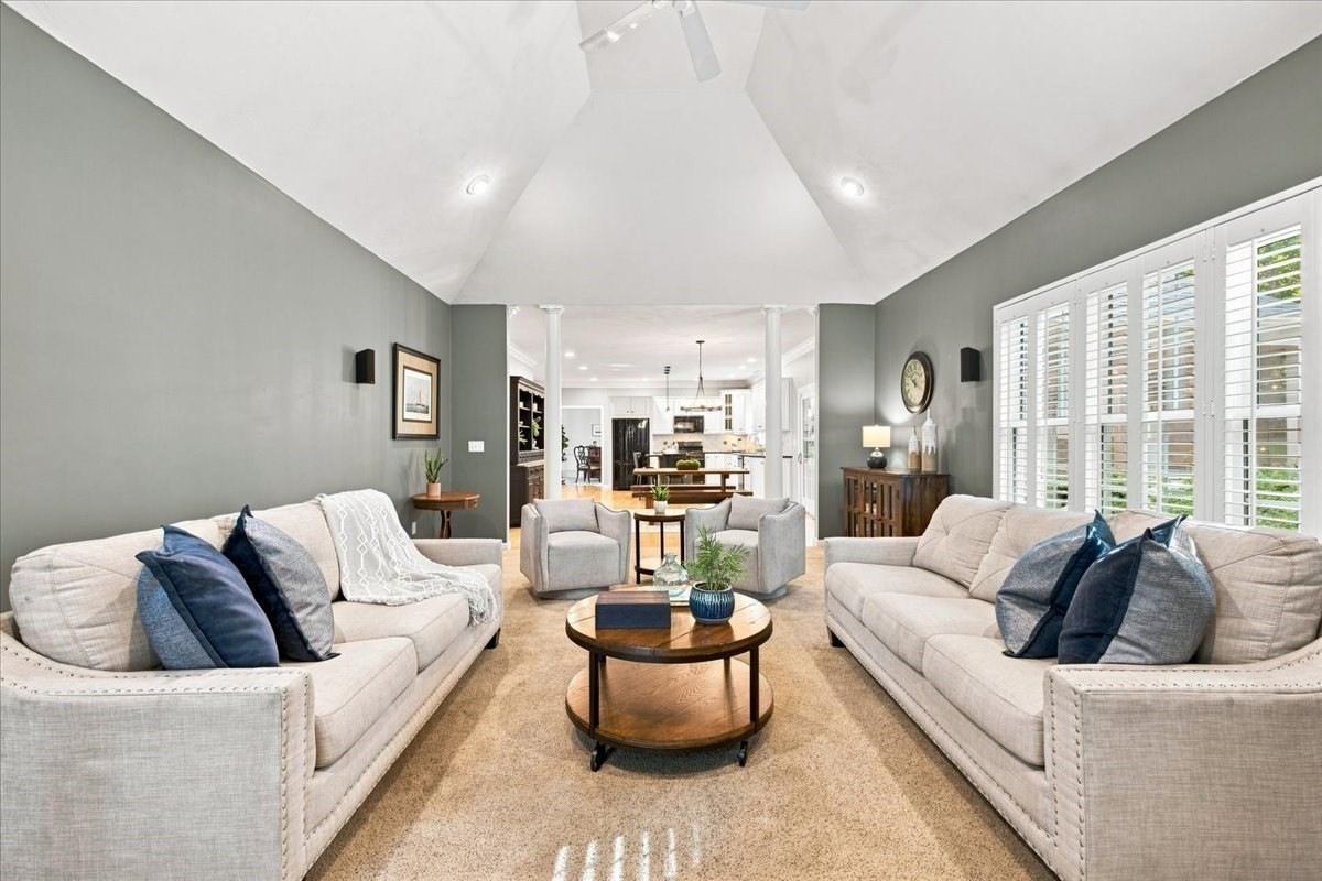 11 Evergreen Rd