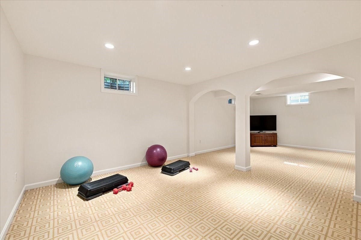 11 Evergreen Rd