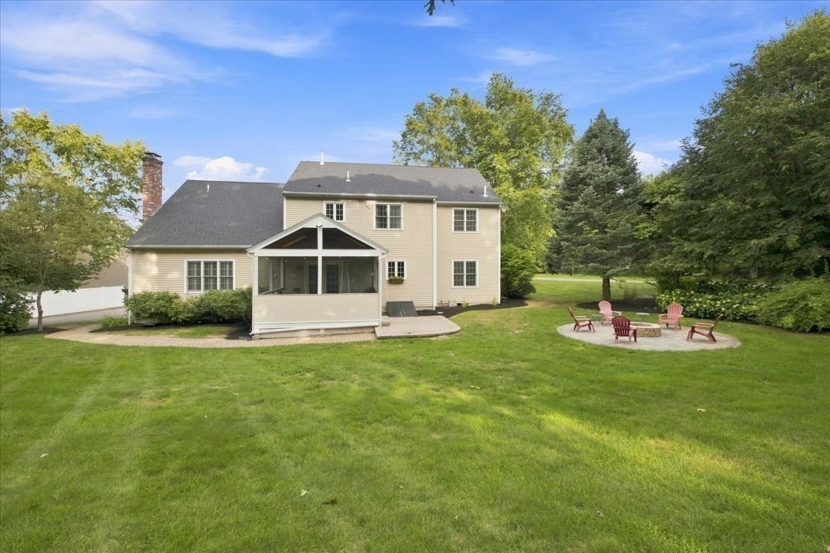 11 Evergreen Rd