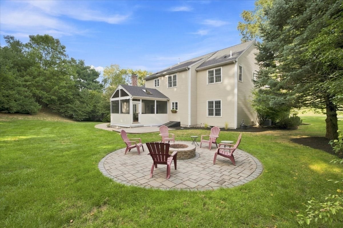11 Evergreen Rd