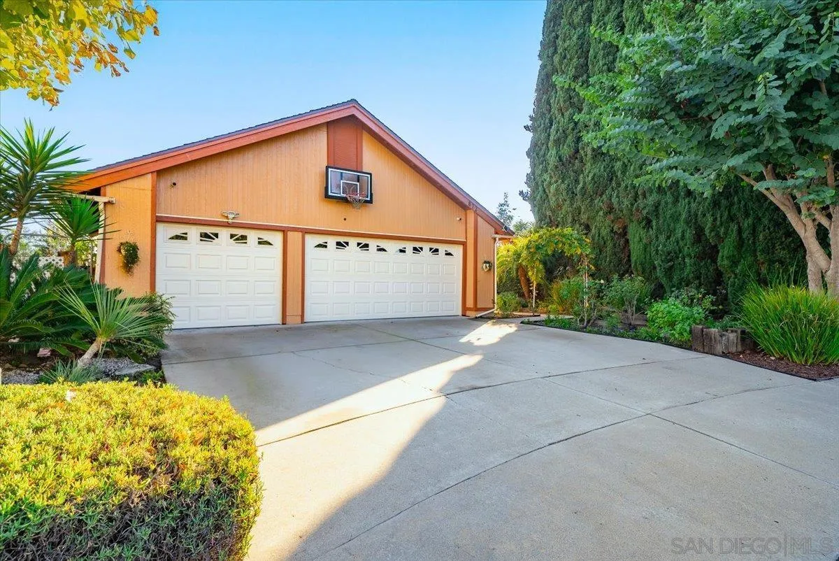 872 Oro Grande Street