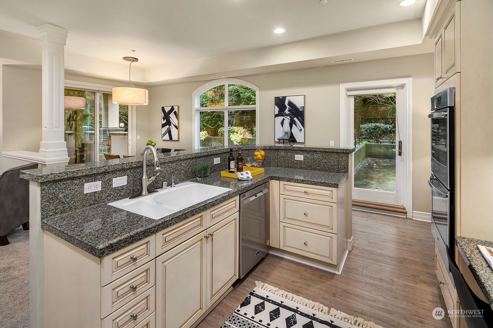 10398 NE 17th St Unit: 105