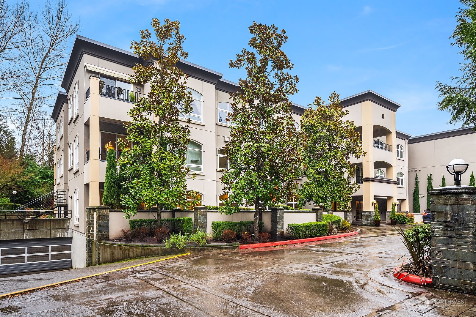 10398 NE 17th St Unit: 105