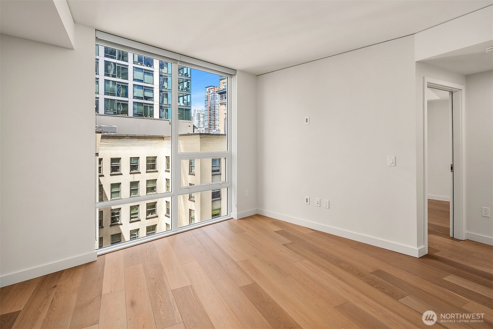 121 stewart Street Unit: 908