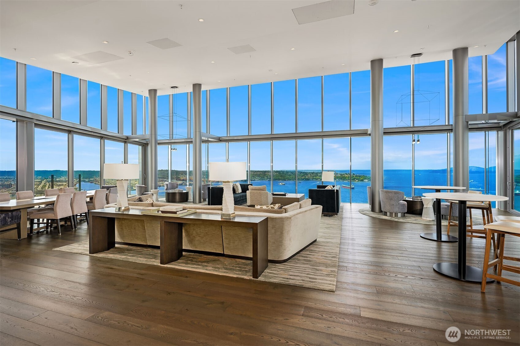 121 stewart Street Unit: 908