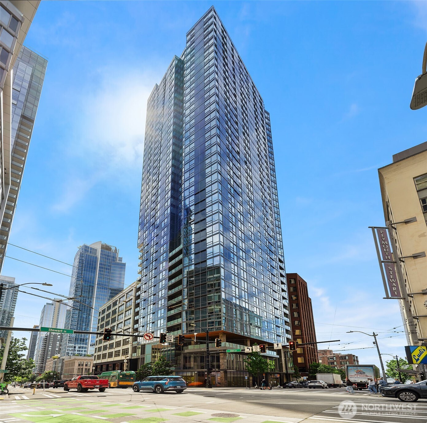 121 stewart Street Unit: 908