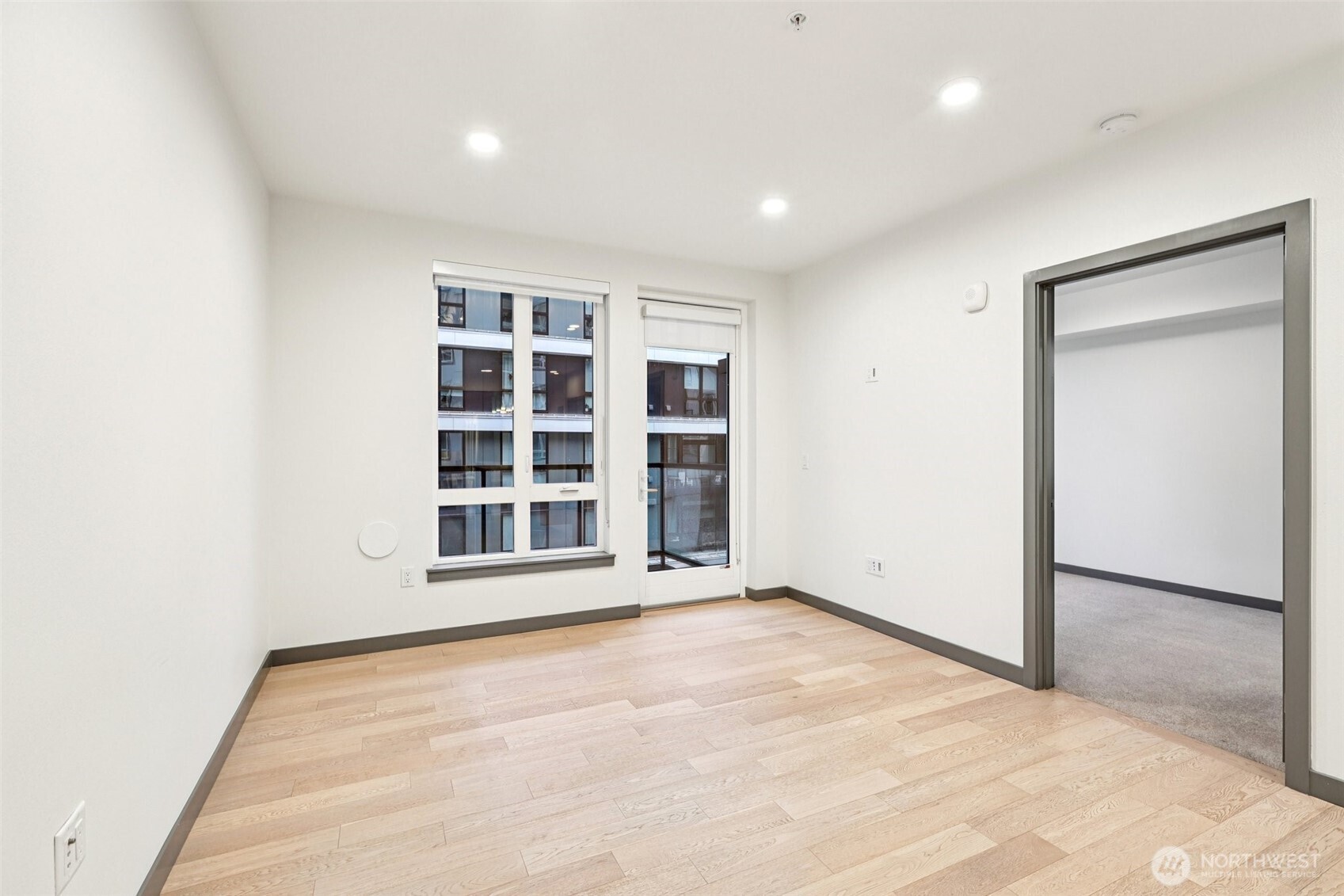 11903 NE 128th St Unit: 320