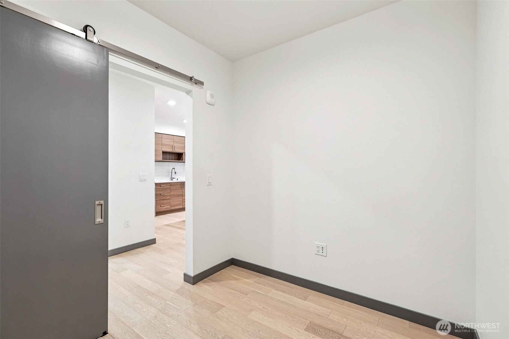 11903 NE 128th St Unit: 320