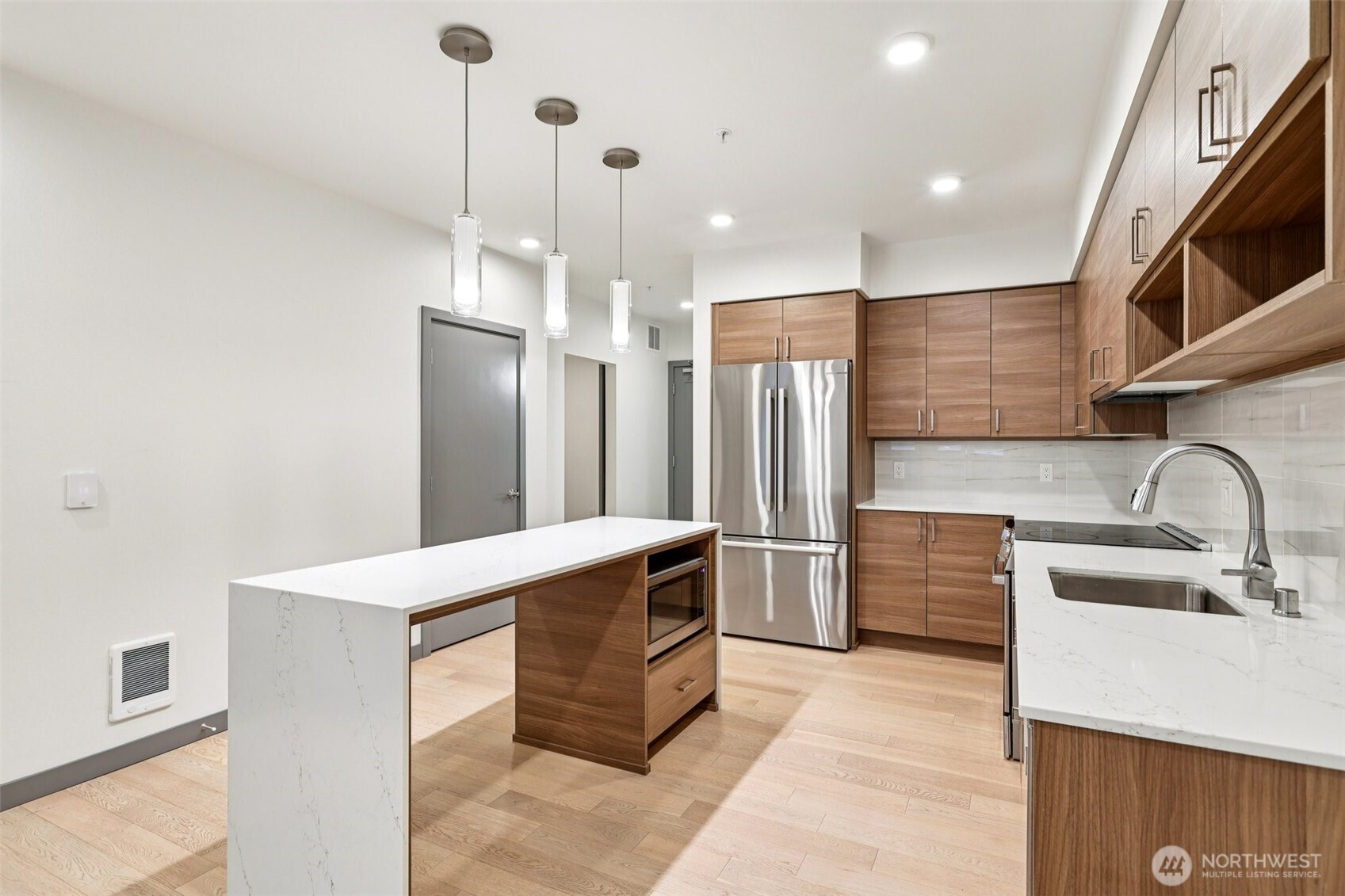 11903 NE 128th St Unit: 320