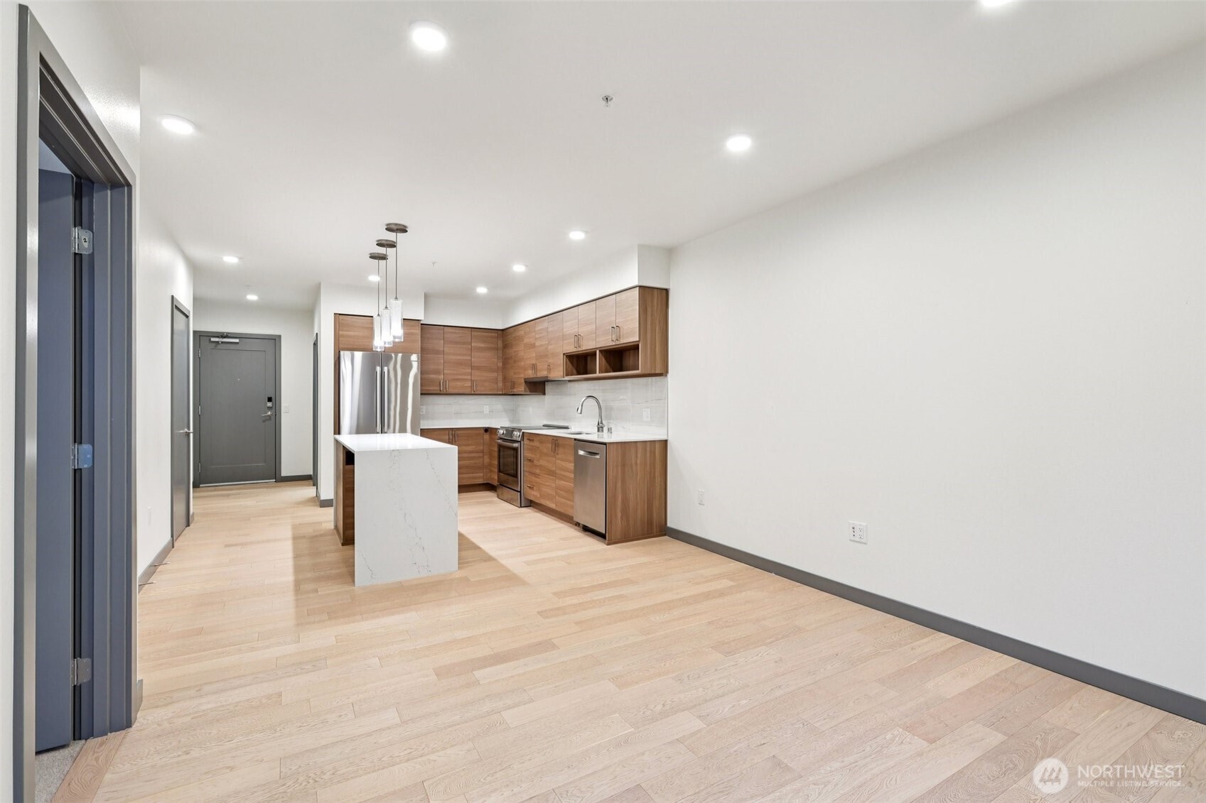 11903 NE 128th St Unit: 320