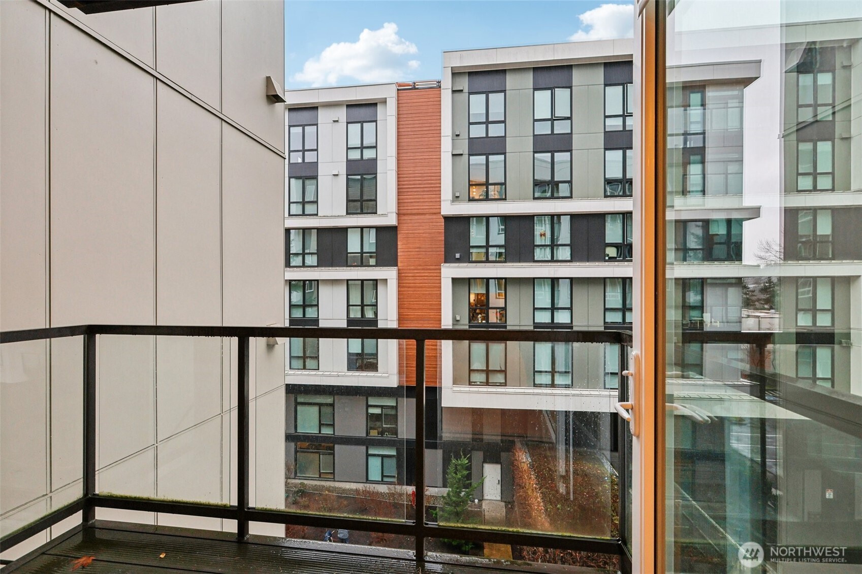 11903 NE 128th St Unit: 320