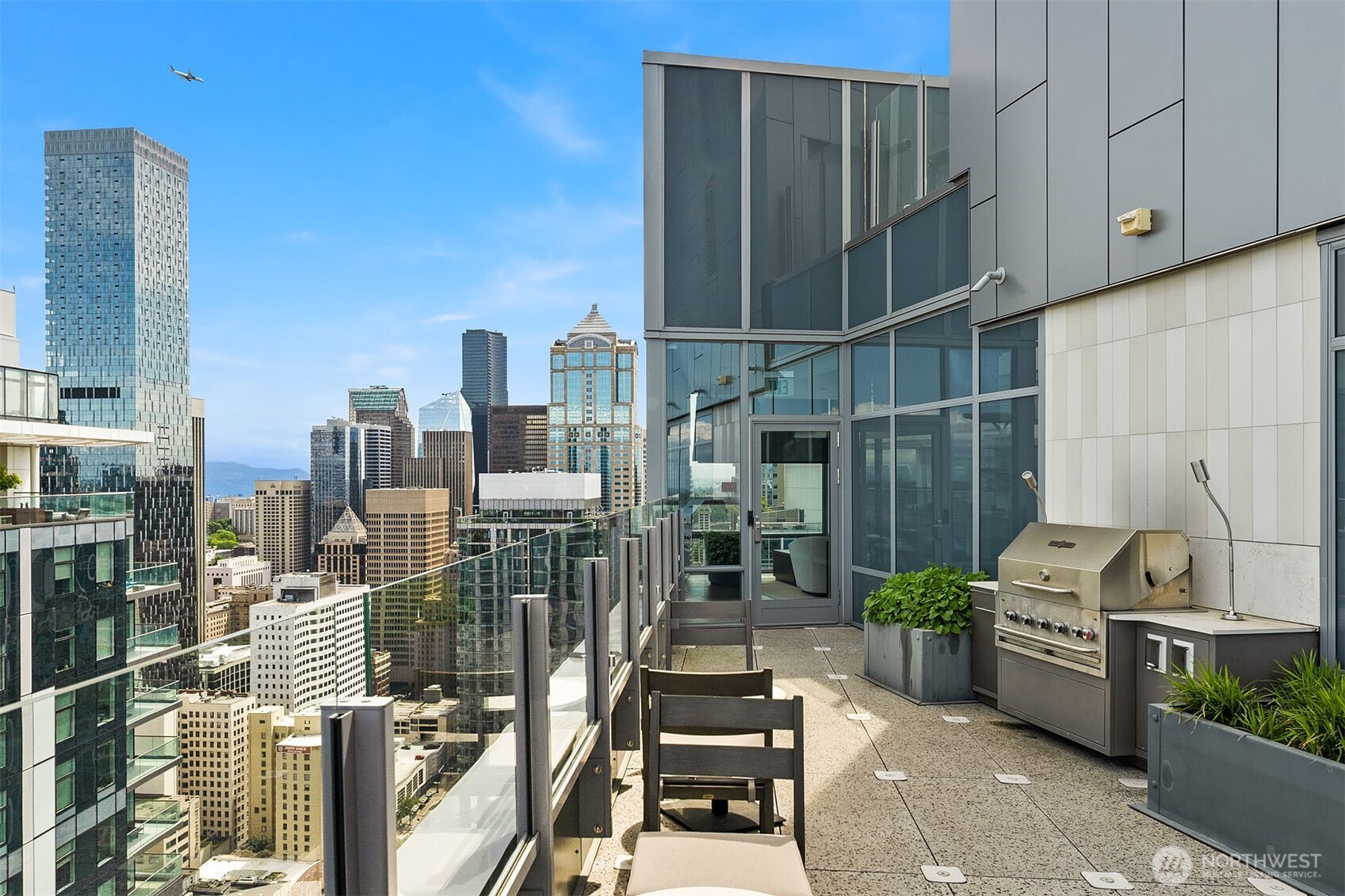 121 Stewart Street Unit: 908
