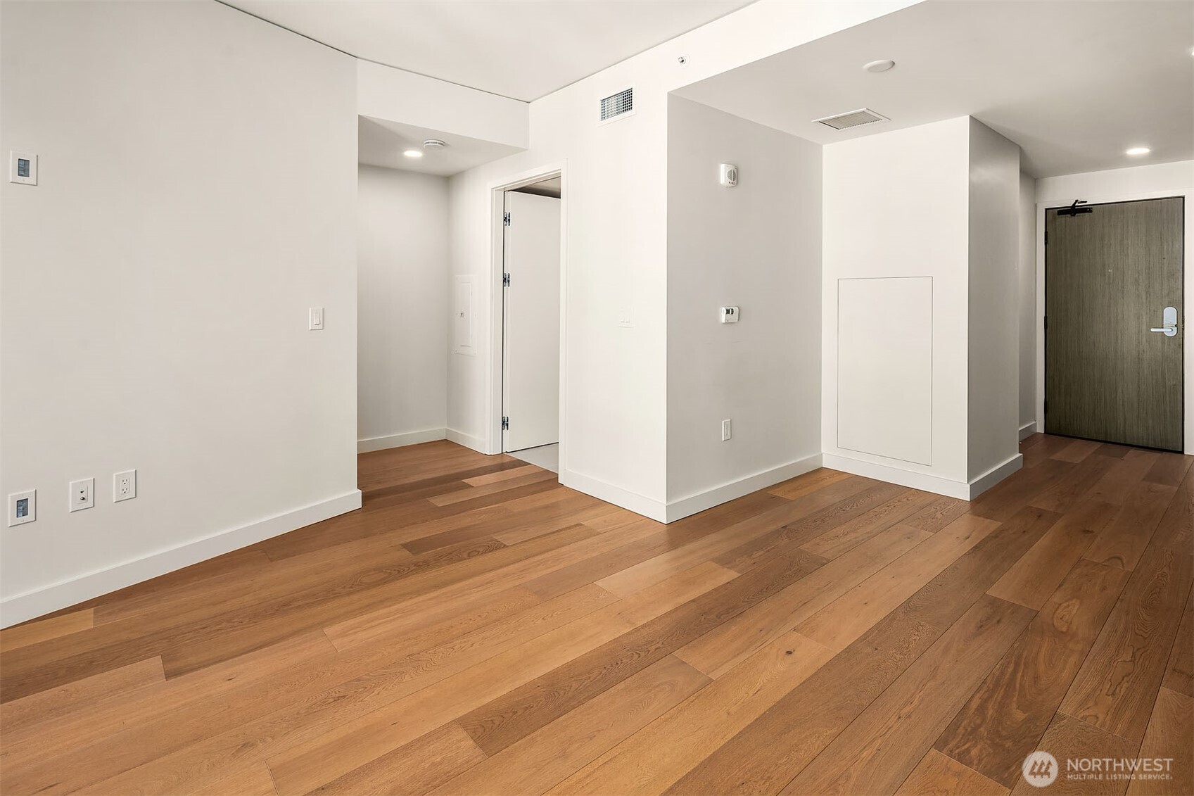 121 Stewart Street Unit: 908