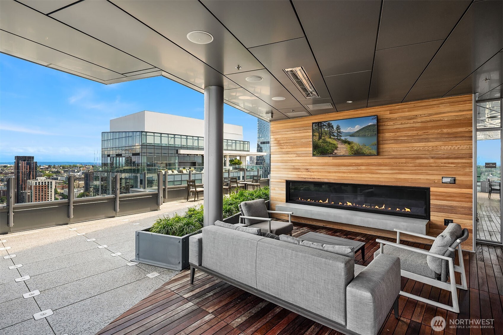 121 Stewart Street Unit: 908