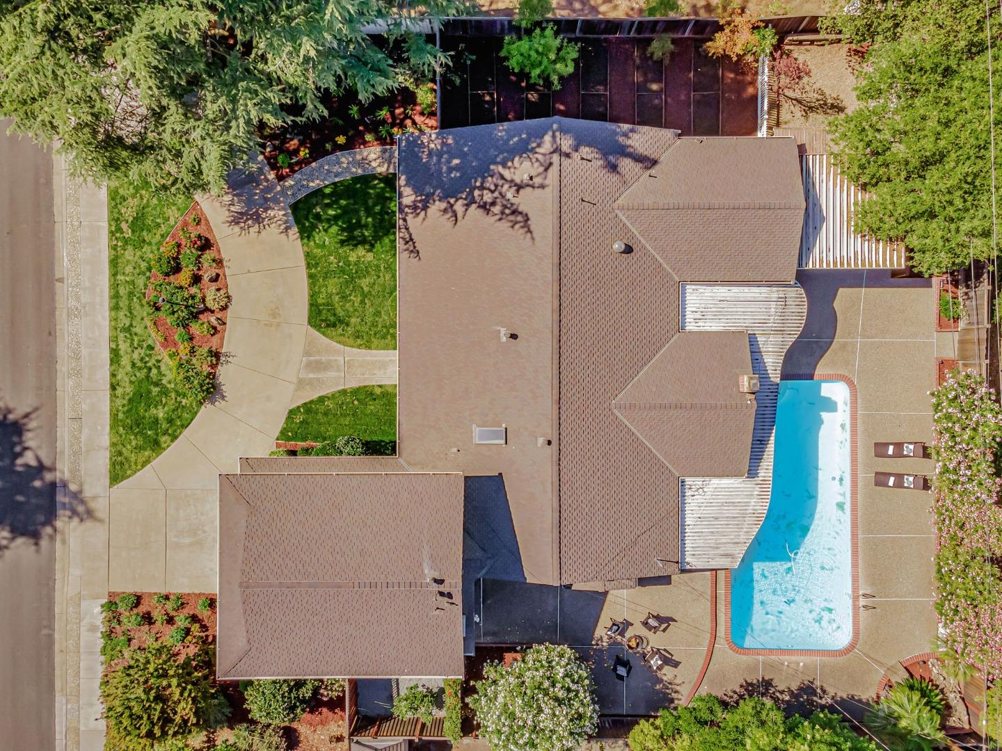 19437 Via Real Drive