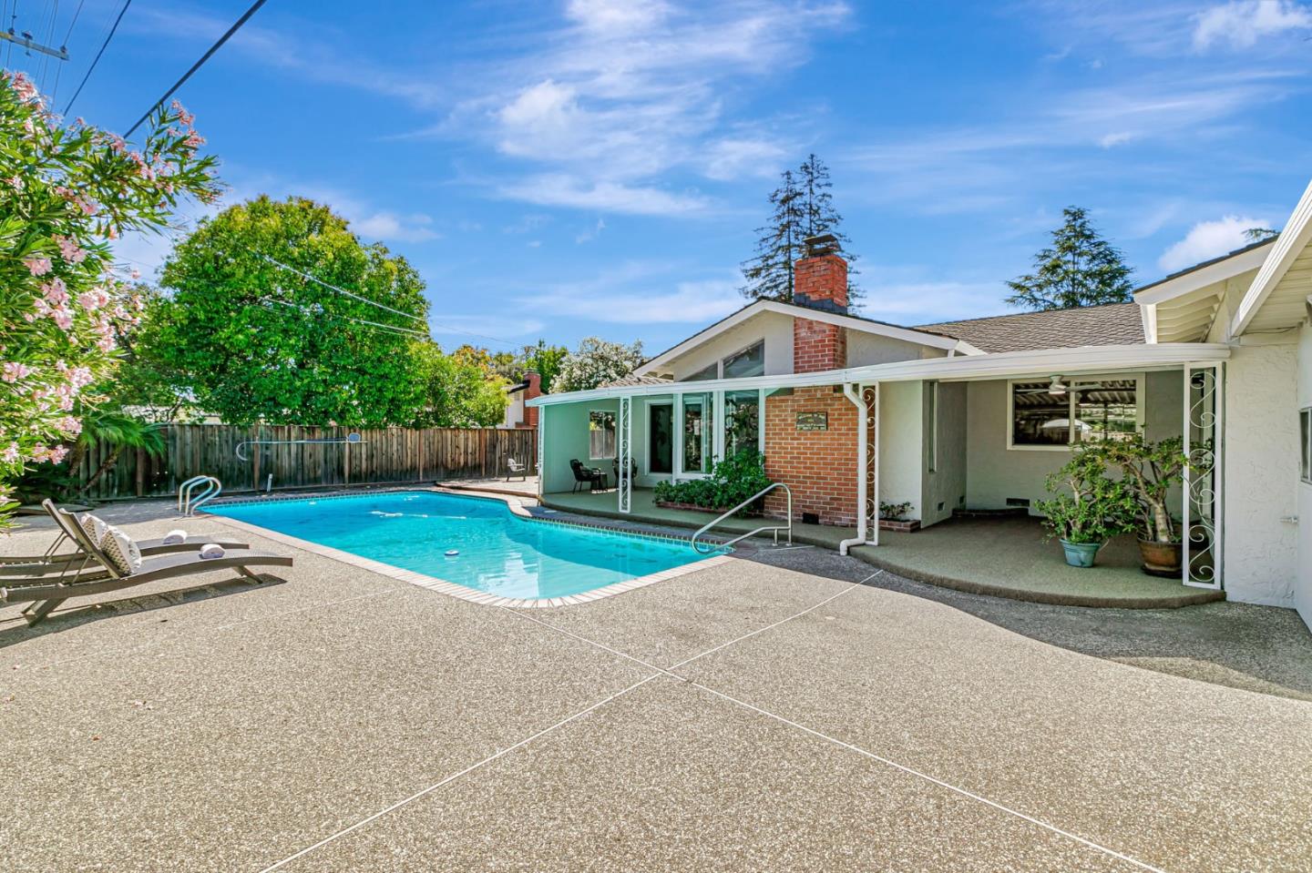 19437 Via Real Drive