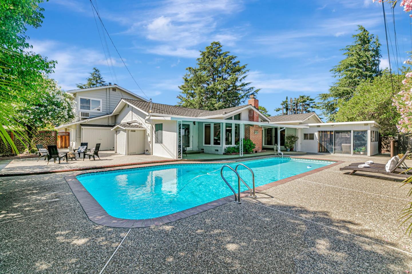 19437 Via Real Drive