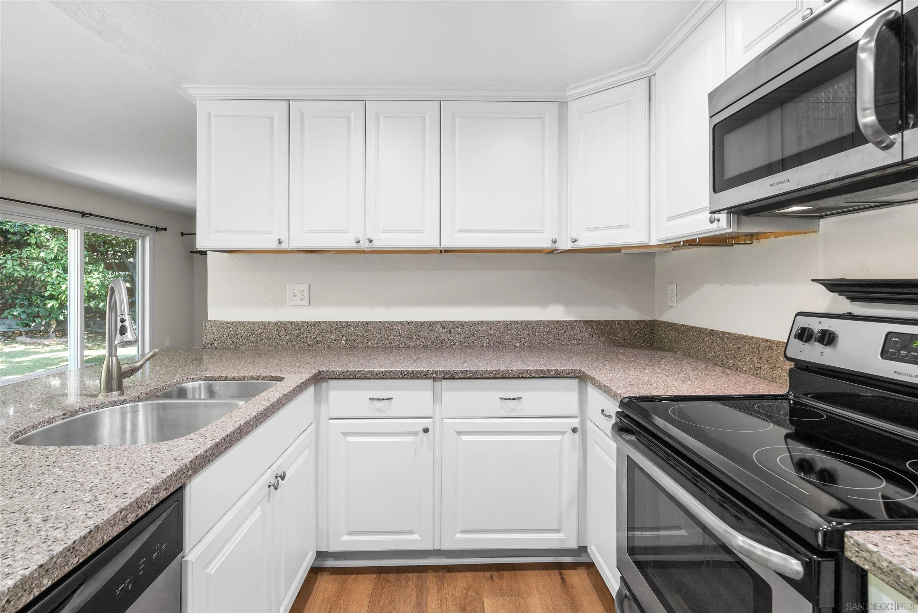 1872 Fairway Park Unit B