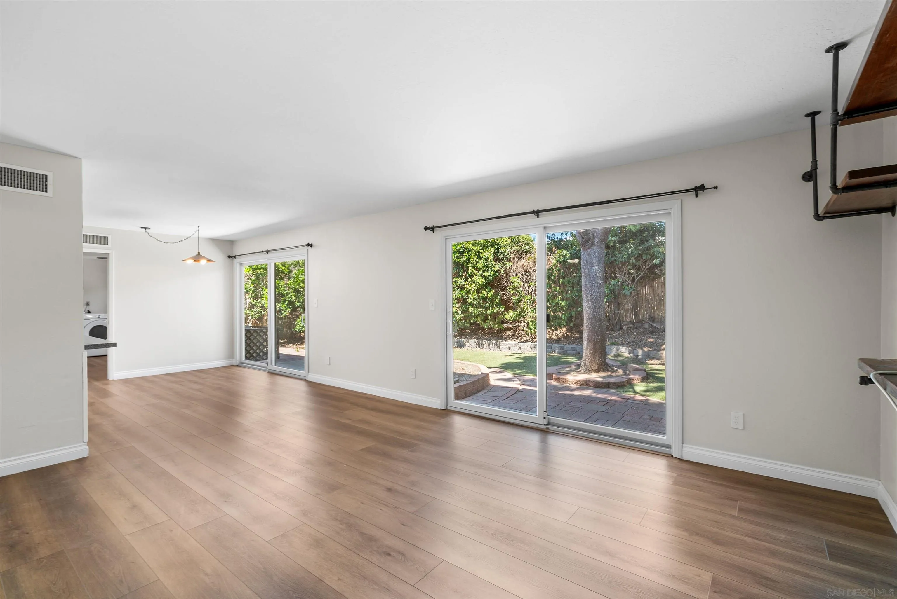 1872 Fairway Park Unit B