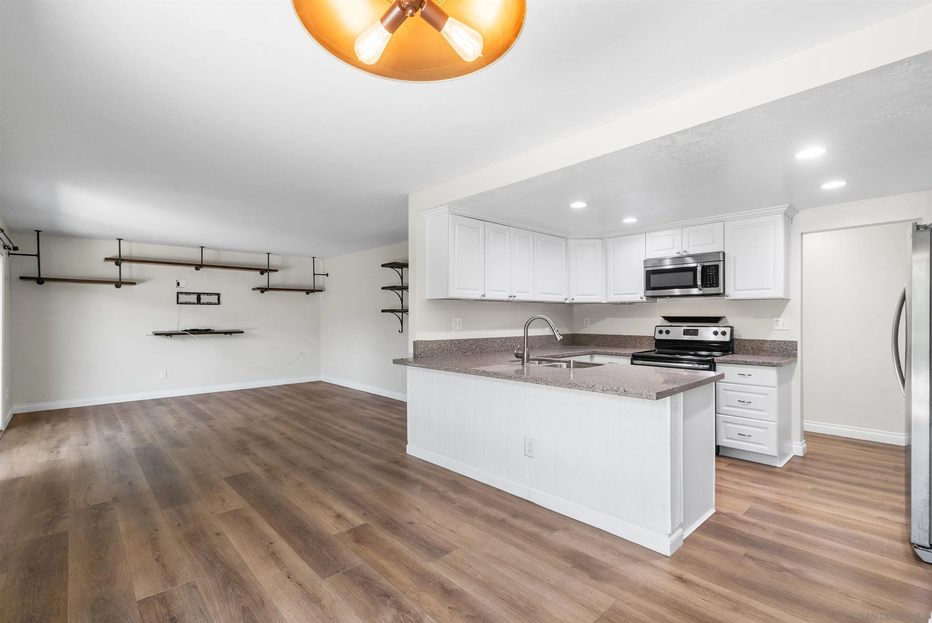 1872 Fairway Park Unit B