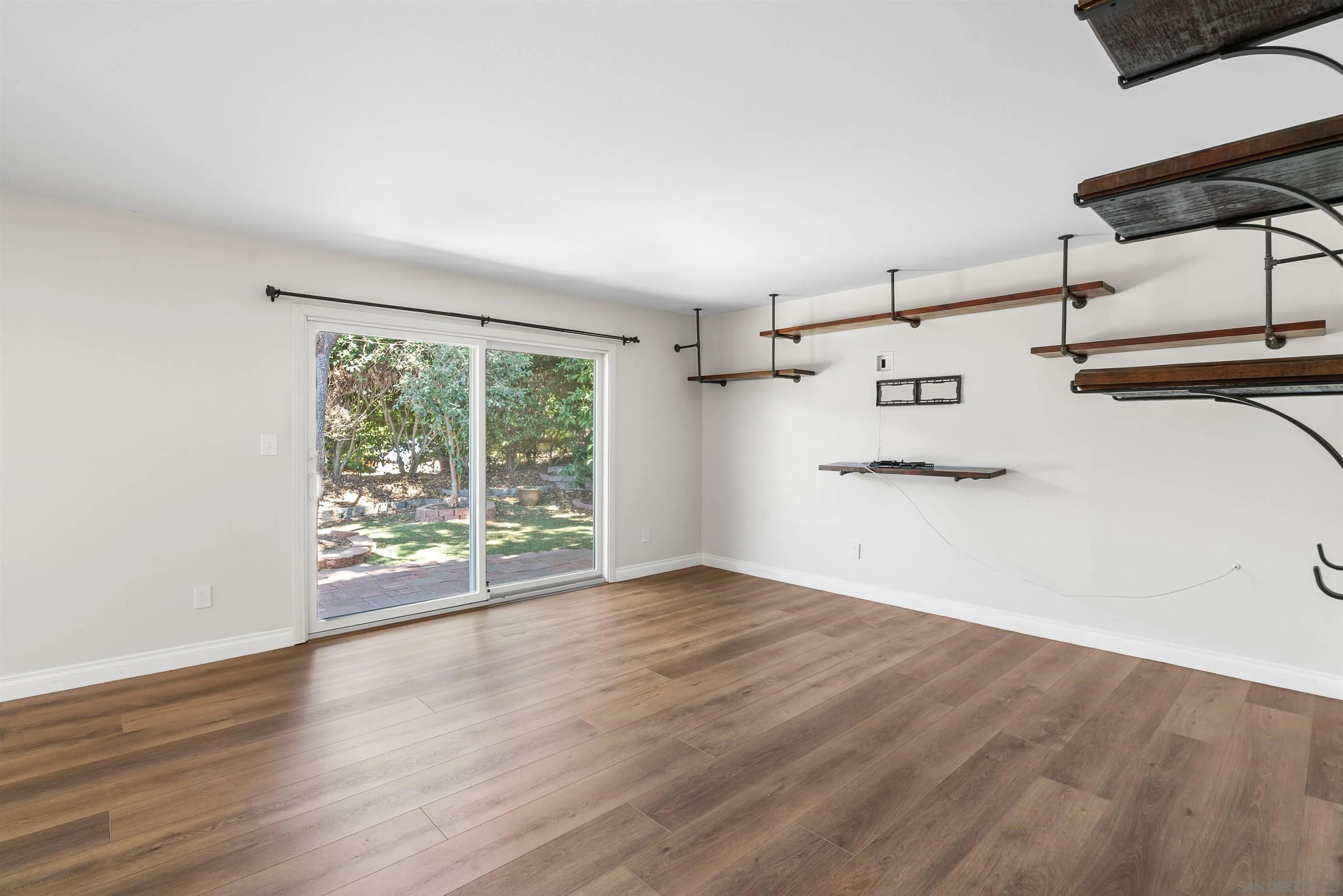 1872 Fairway Park Unit B