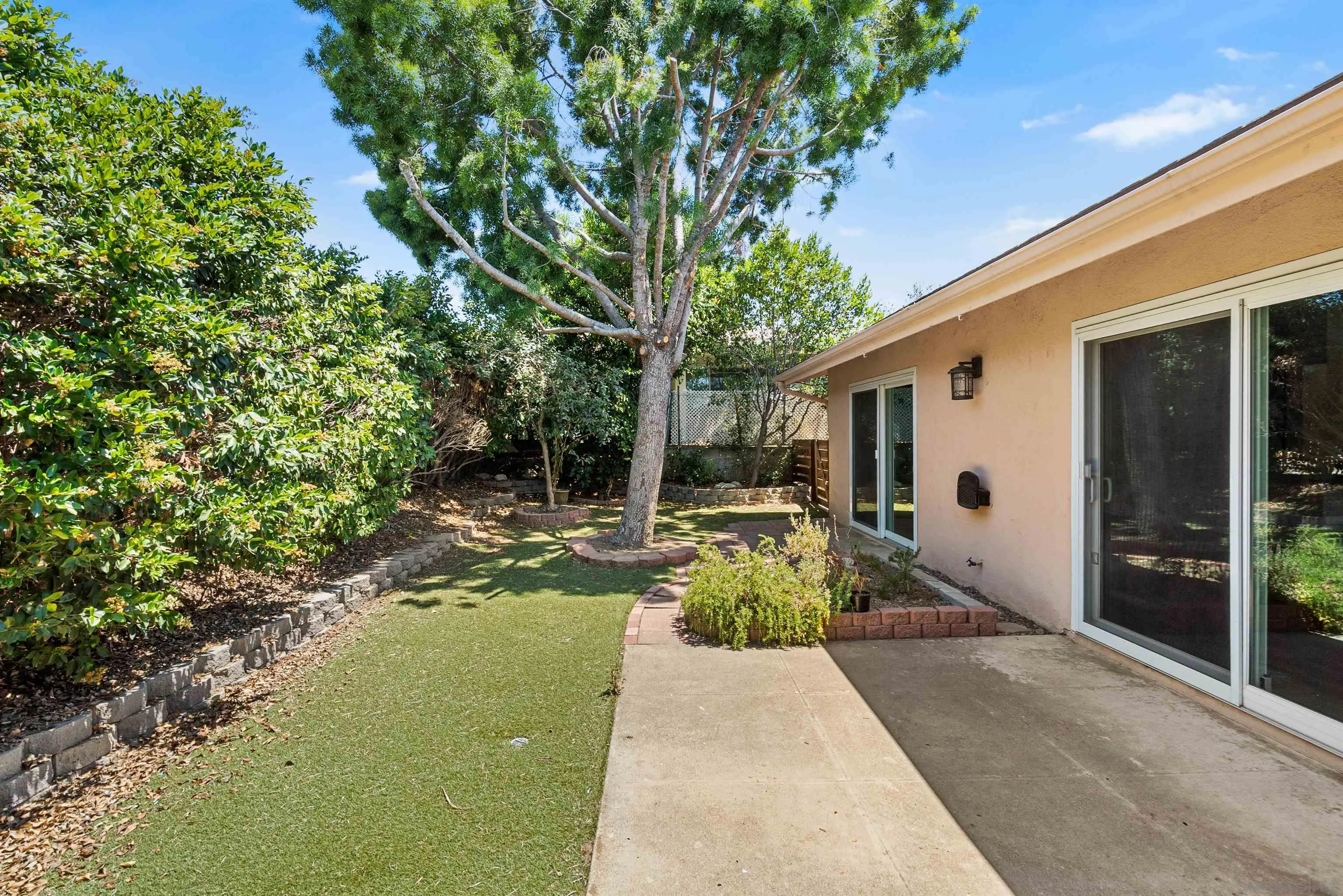 1872 Fairway Park Unit B