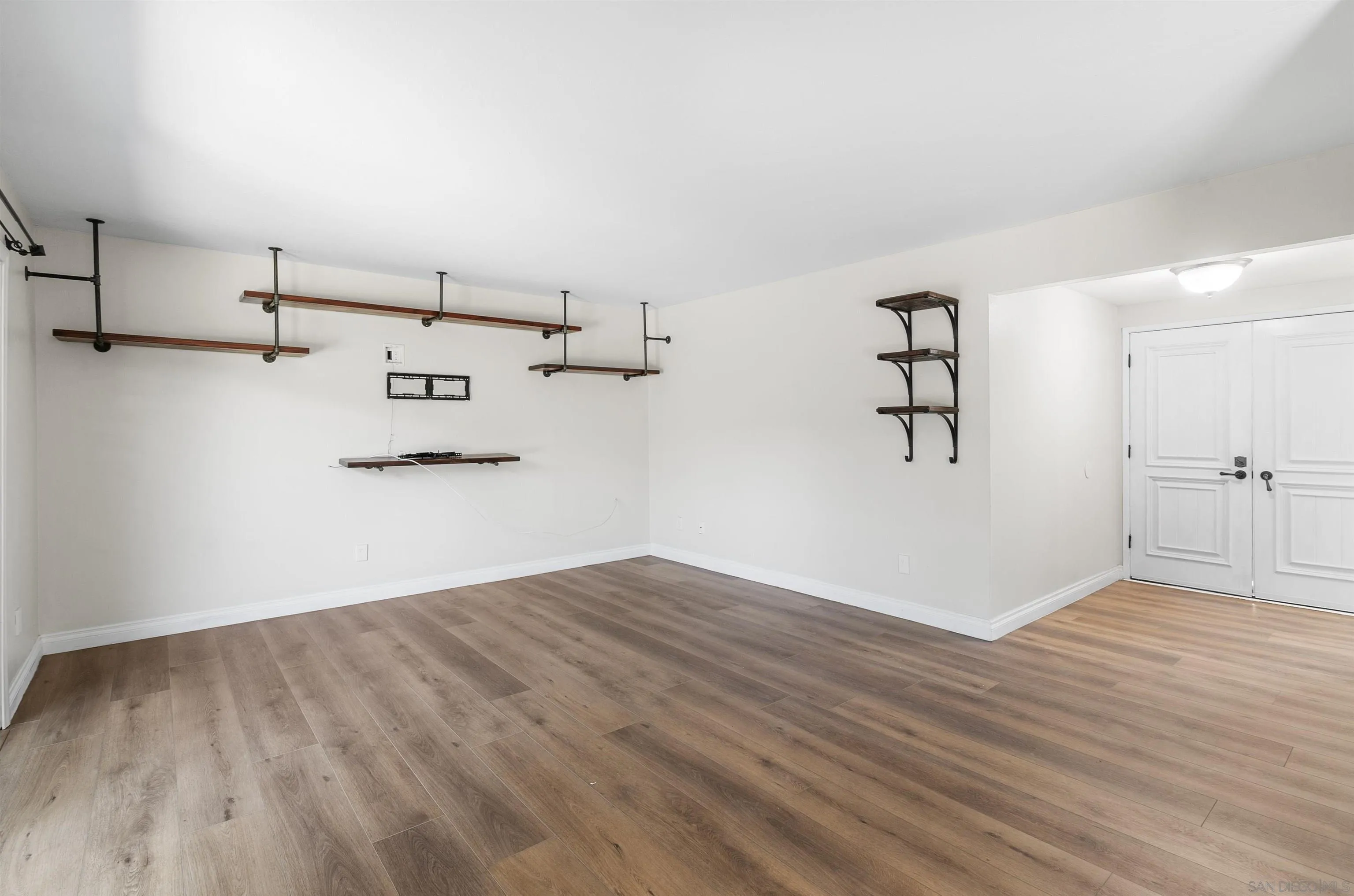 1872 Fairway Park Unit B