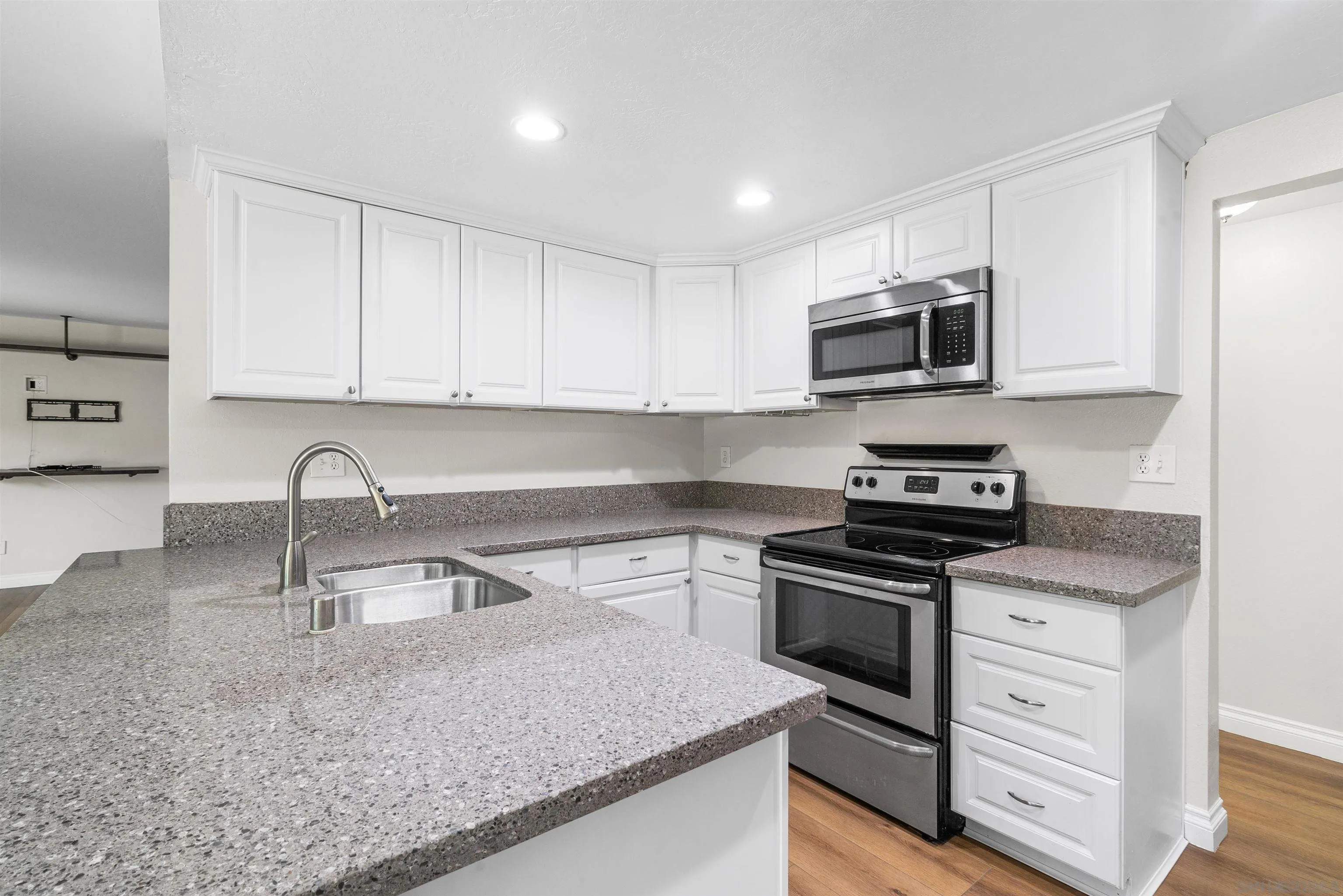 1872 Fairway Park Unit B