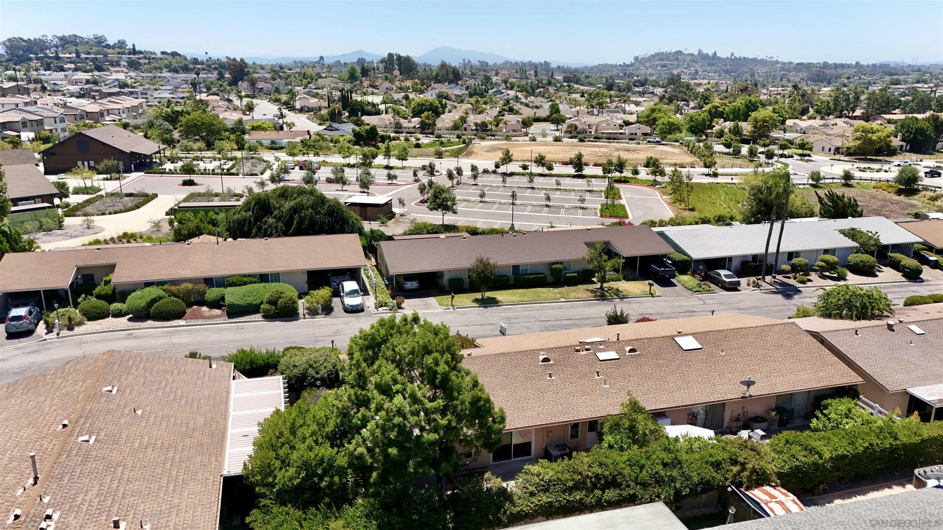 1872 Fairway Park Unit B