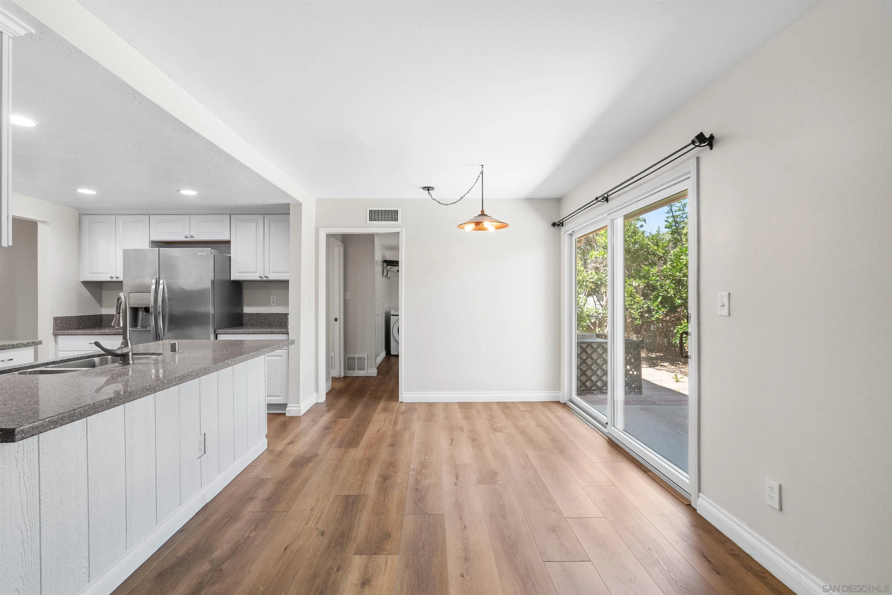 1872 Fairway Park Unit B