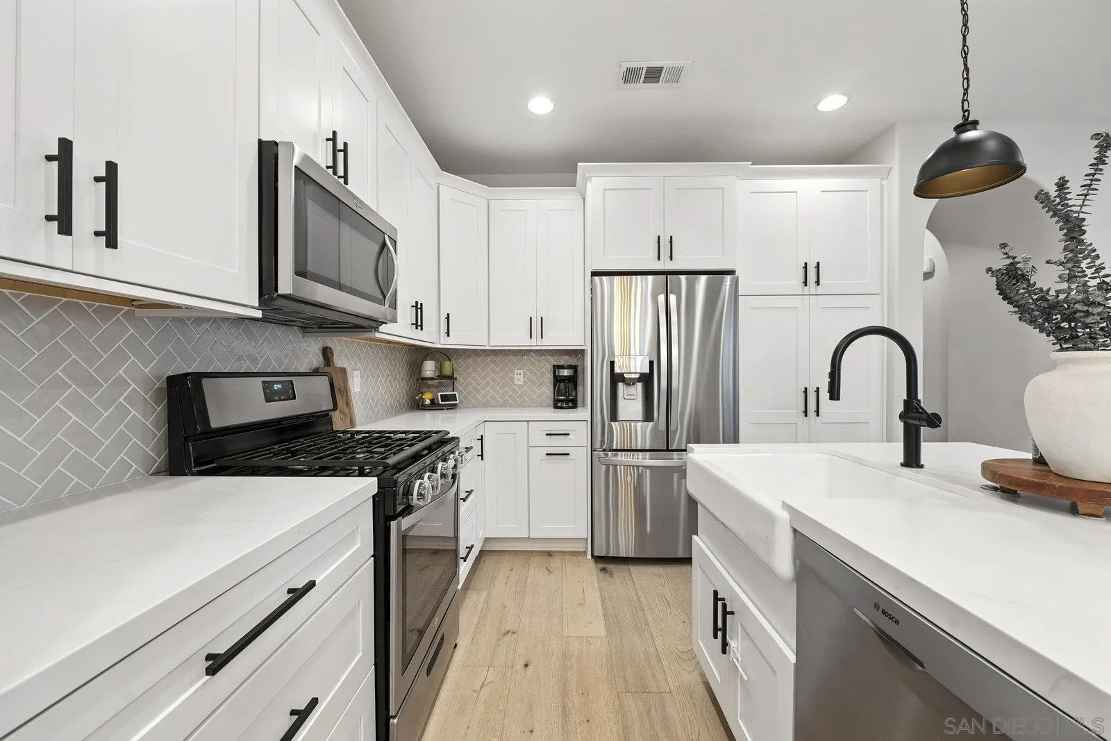 16188 Paseo Del Sur
