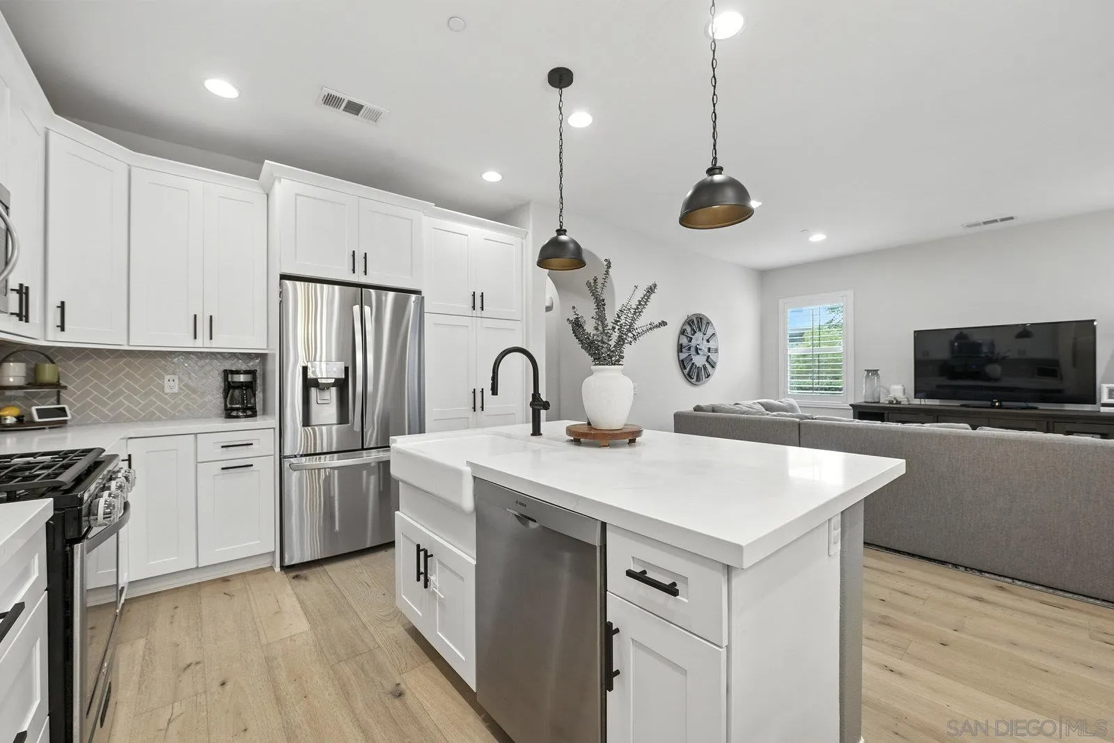 16188 Paseo Del Sur