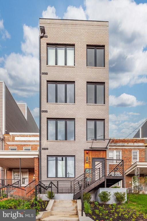 531 KENNEDY ST NW #PH 10