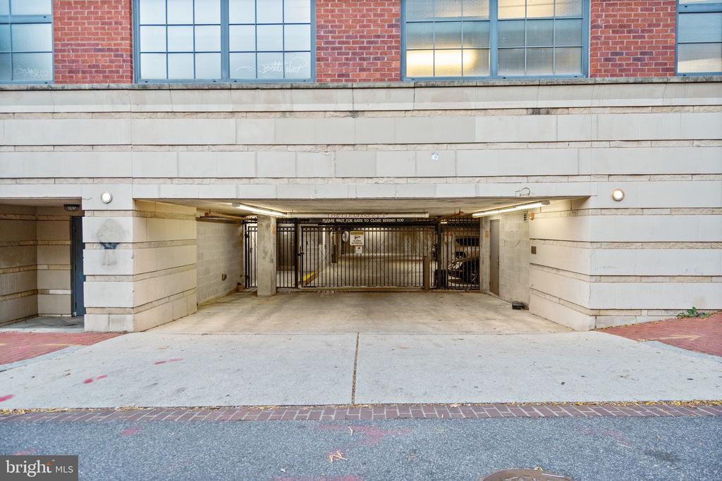 2328 Champlain St NW #Ph424