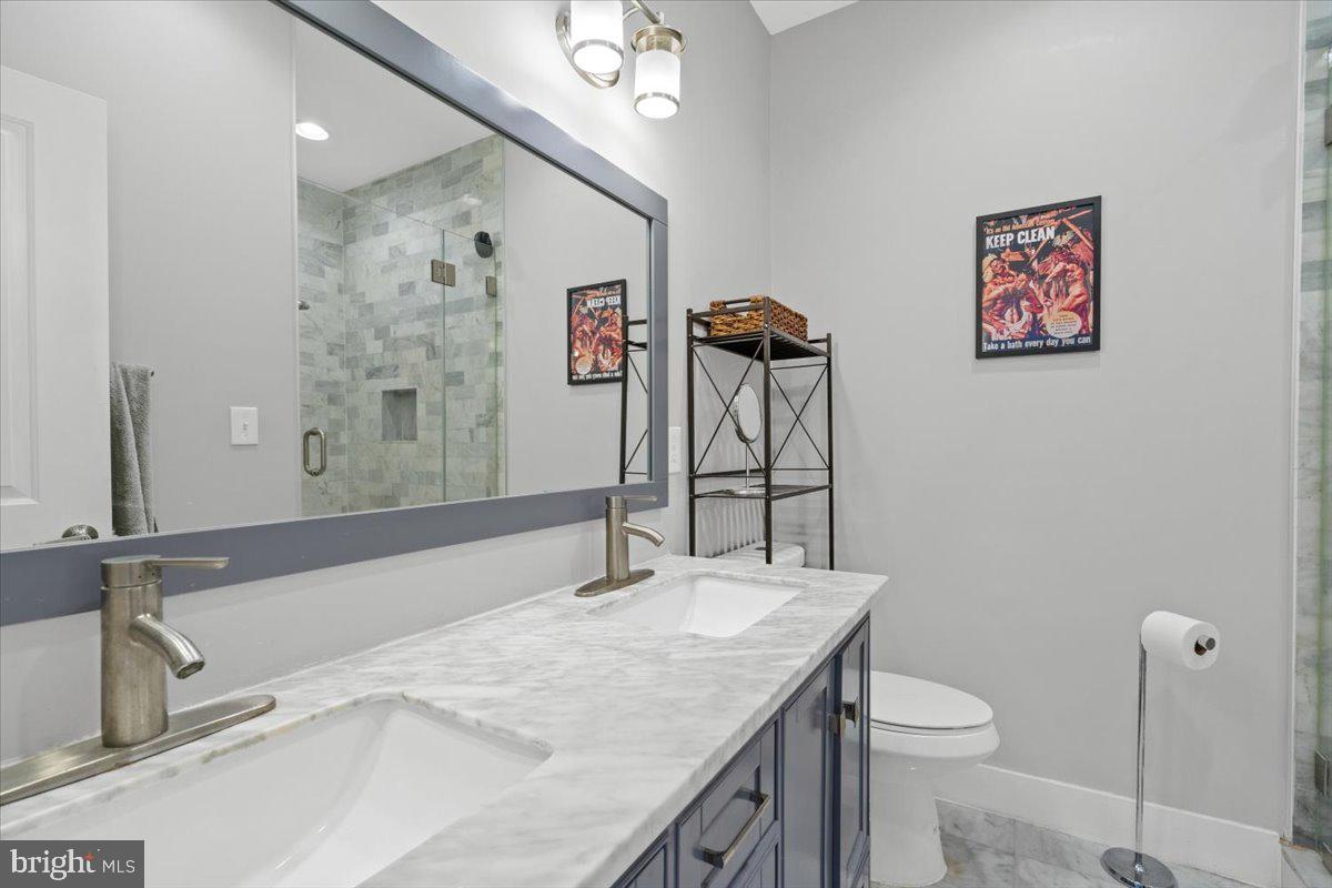 16 R St NW #2