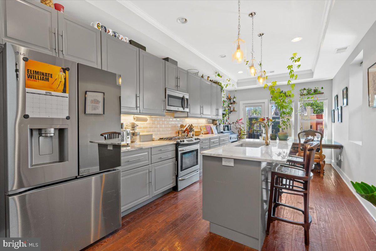 16 R St NW #2