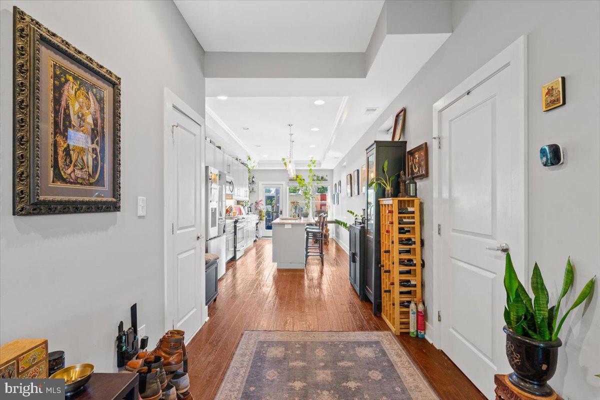 16 R St NW #2